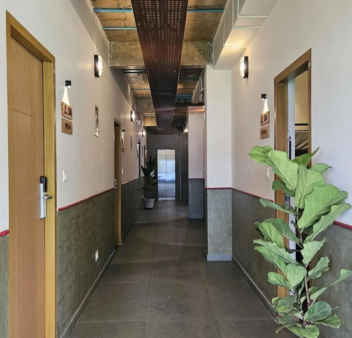 Zostay Urban Retreat Deluxe Rooms & Premium Dorms Manjeri ホステル