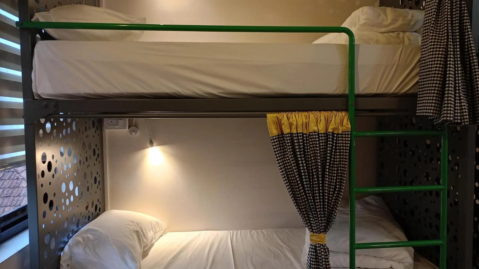 ホステル Zostay Urban Retreat Deluxe Rooms & Premium Dorms Manjeri
